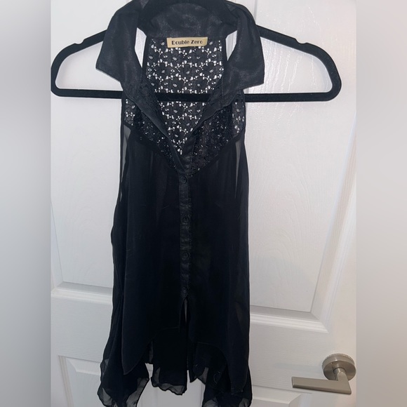 Black sleeveless, button up, sheer top. Size s/m - Picture 3 of 3